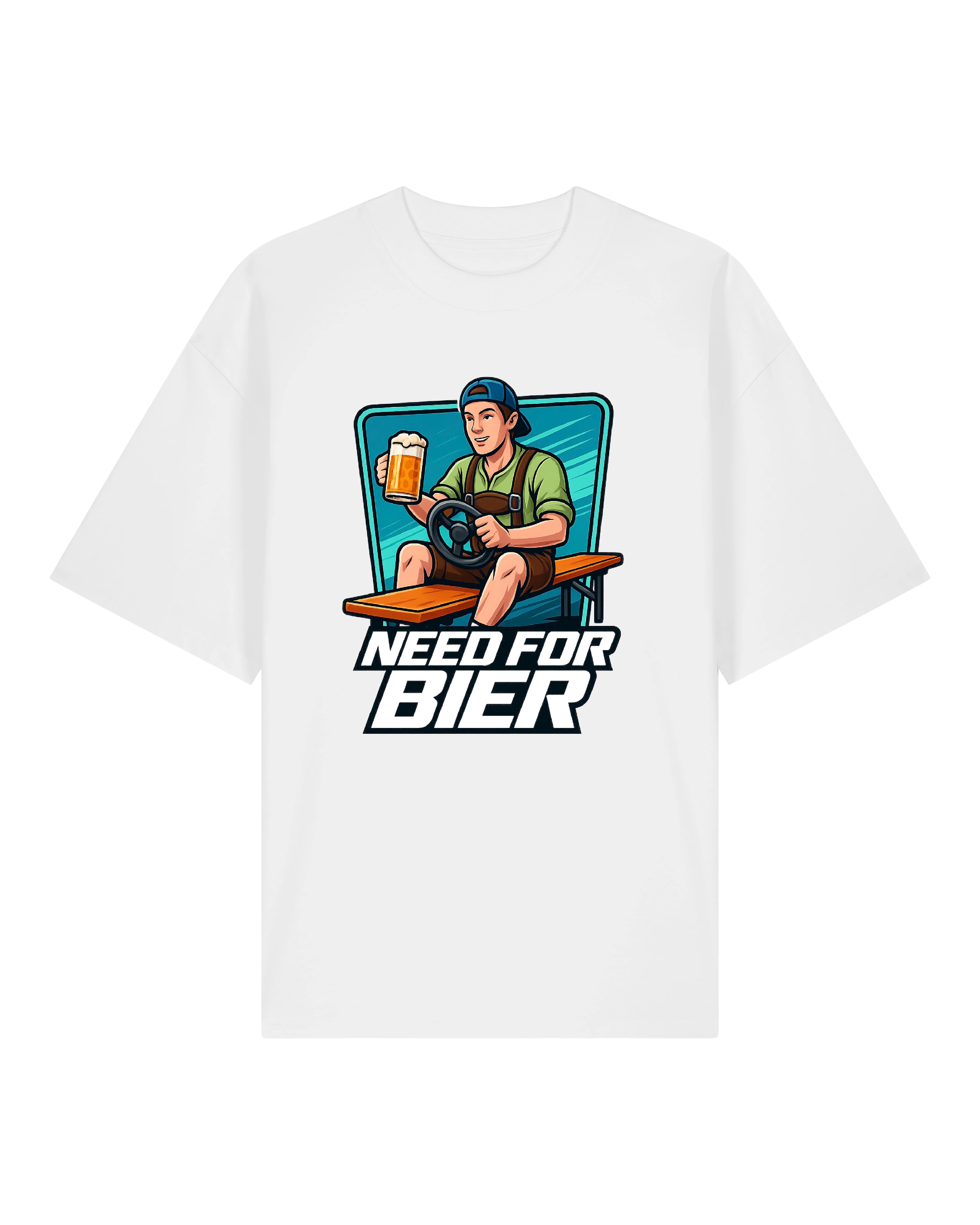 T-Shirt mit der Aufschrift „Need for Bier“, darauf ein junger Mann in Trachtenhemd und kurzer Hose, der auf einer Bierbank sitzt, ein Lenkrad in der einen und ein Bierkrug in der anderen Hand hält. Der Hintergrund zeigt einen stilisierten Gaming-Rahmen. Design in Comic-Stil, erhältlich in Schwarz, Weiß und Grau.