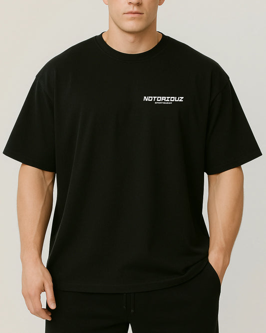 Blood Sweat & Iron Oversize Pumpcover Shirt Vorderseite – schwarzes Gym Shirt mit Notoriouz Sportswear Logo