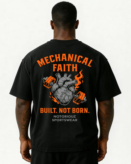 Mechanical Faith Oversized T-Shirt Rückseite – mechanisches Herz mit Hanteln, Feuerdesign – Notoriouz Sportswear IRON GENESIS