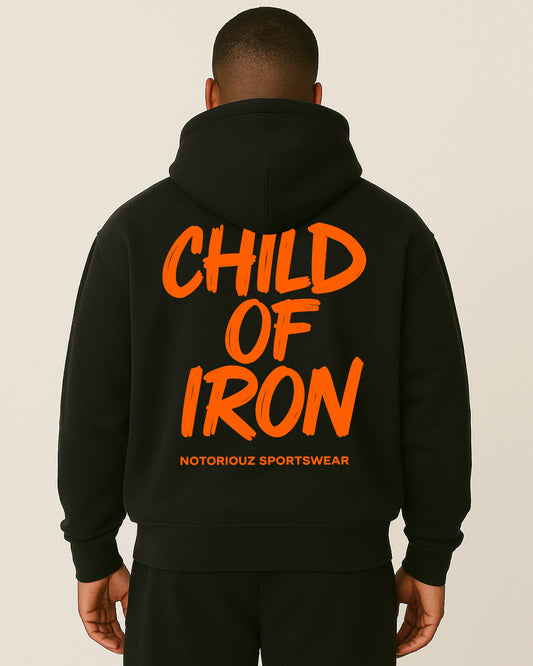Rückansicht eines schwarzen Notoriouz Sportswear Hoodies mit großem orangefarbenem „CHILD OF IRON“ Print aus der Iron Genesis Kollektion.