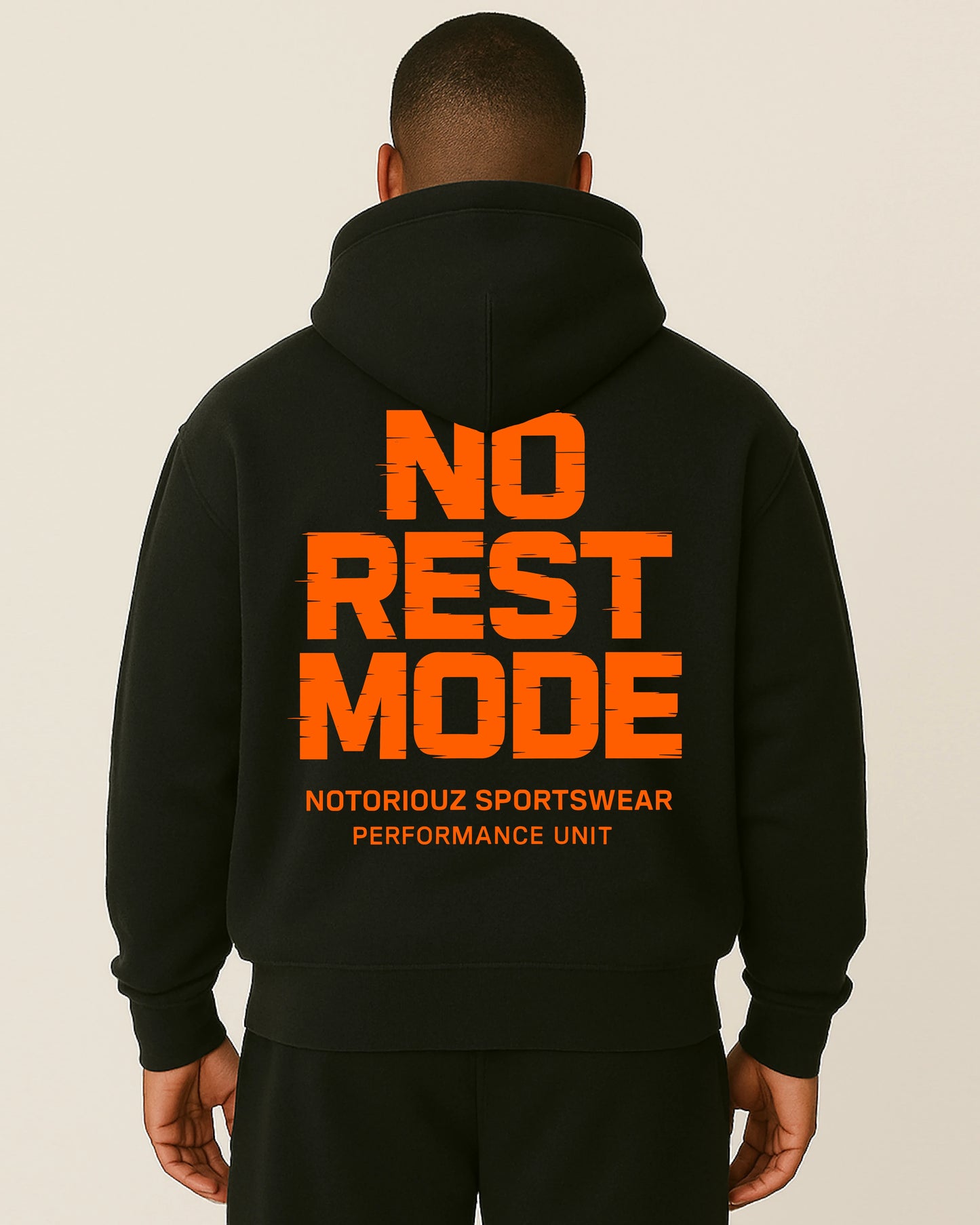 "Schwarzer Notoriouz Sportswear Hoodie mit großem Rückenprint 'NO REST MODE' in kräftigem Orange."