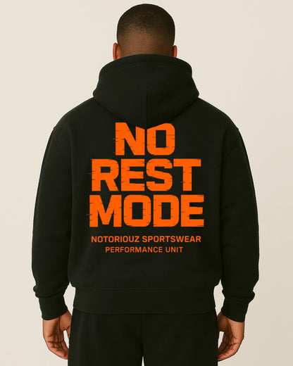 "Schwarzer Notoriouz Sportswear Hoodie mit großem Rückenprint 'NO REST MODE' in kräftigem Orange."