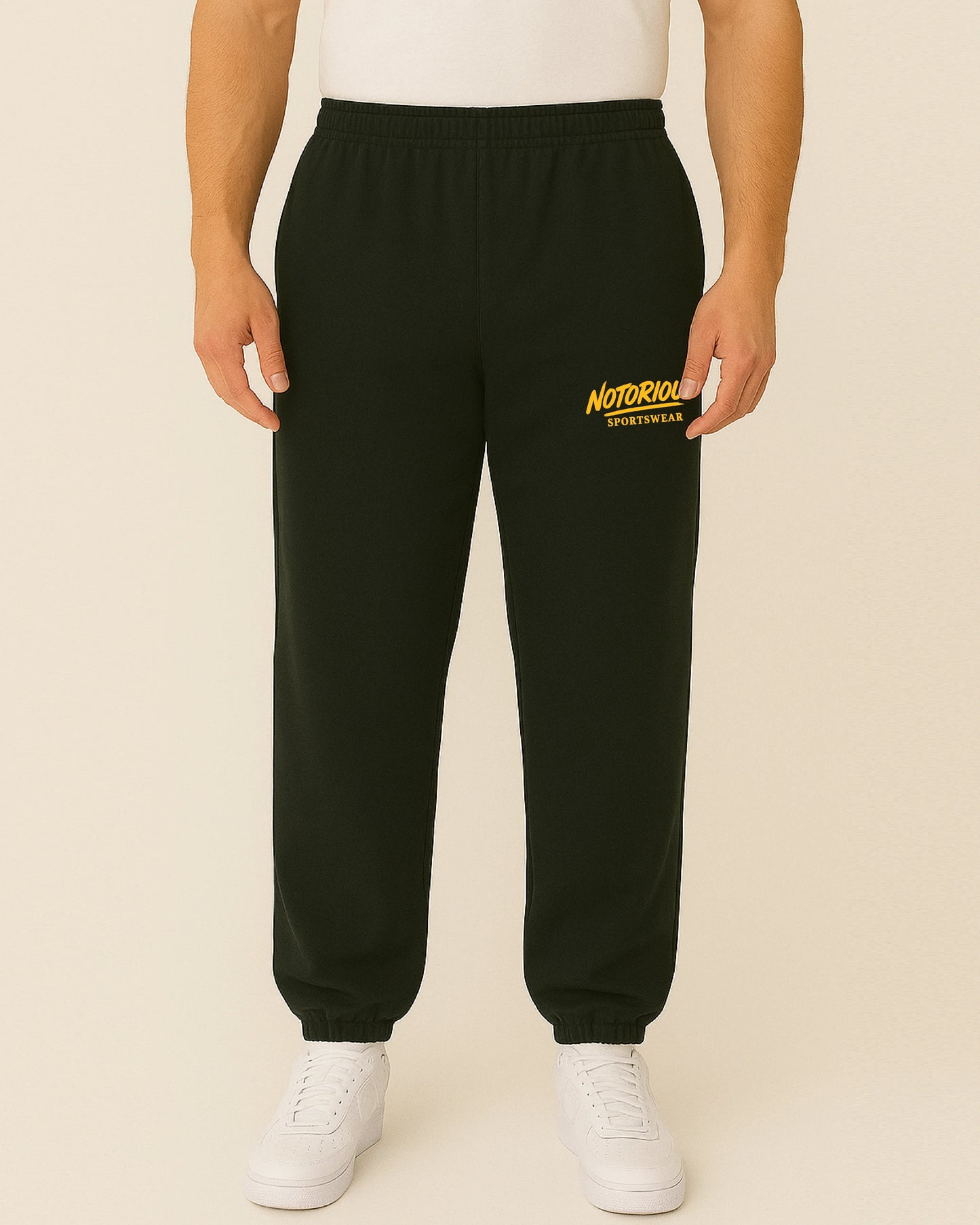 OFF SEASON “Discipline – Yellow Edition” Jogginghose von Notoriouz Sportswear – schwarze Jogginghose mit gelbem Logo für Gym & Streetwear