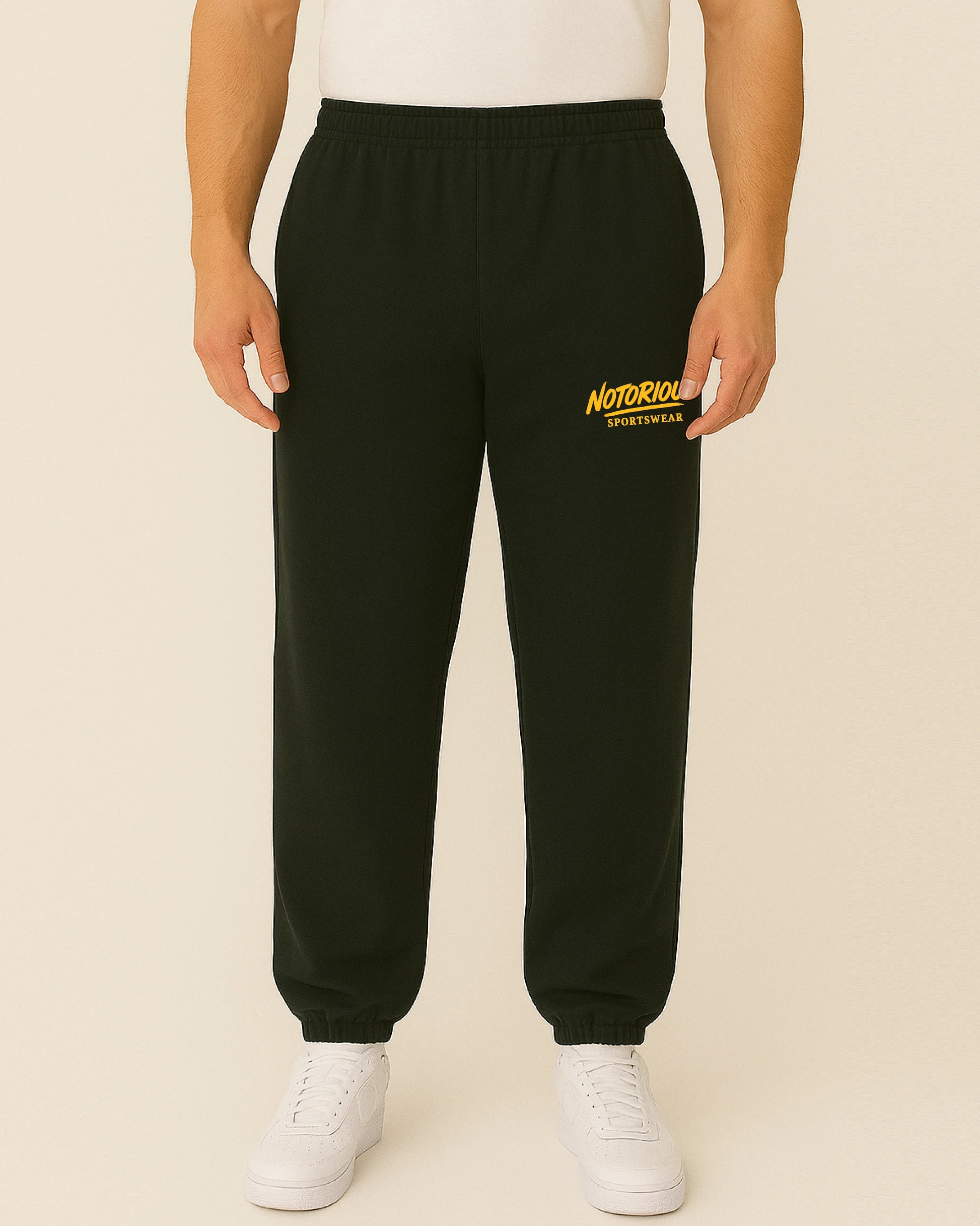 OFF SEASON “Discipline – Yellow Edition” Jogginghose von Notoriouz Sportswear – schwarze Jogginghose mit gelbem Logo für Gym & Streetwear
